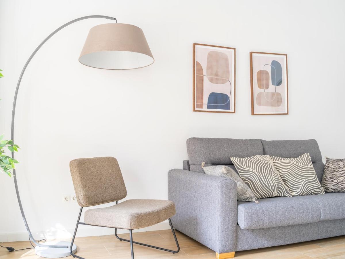 Sanders Lavender - Delightful Two-Bedroom Apartment Downtown Малага Екстериор снимка