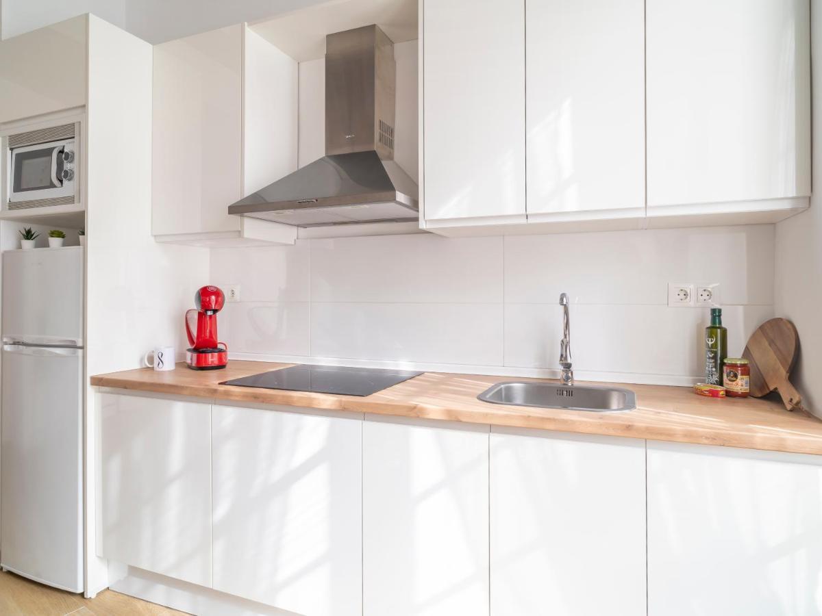 Sanders Lavender - Delightful Two-Bedroom Apartment Downtown Малага Екстериор снимка