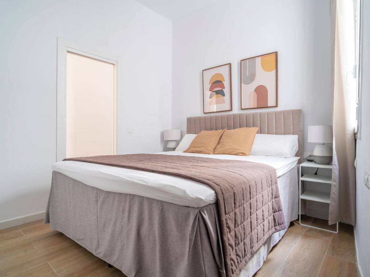 Sanders Lavender - Delightful Two-Bedroom Apartment Downtown Малага Екстериор снимка